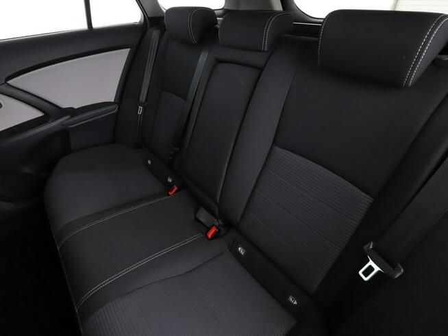 Toyota Avensis Edition-S automat navi grzane fotele kamera hak tempomat