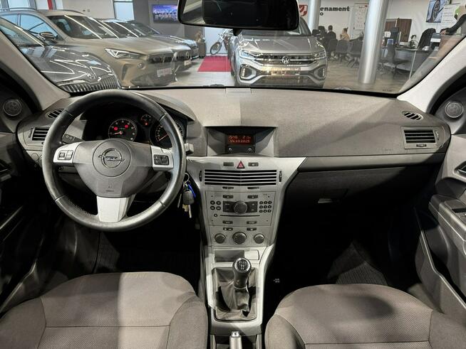 Opel Astra 1.6 116KM M5 2011 r., salon PL, klimatyzacja, komplet opon