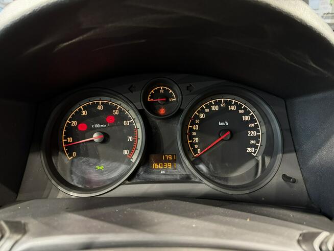 Opel Astra 1.6 116KM M5 2011 r., salon PL, klimatyzacja, komplet opon