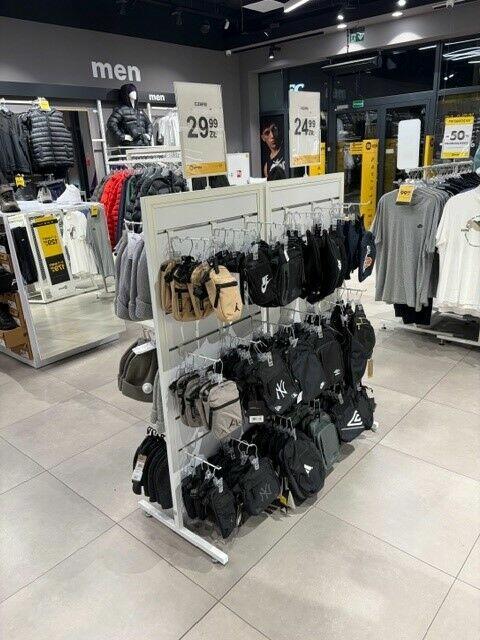 Meble do sklepu odzieżowego, obuwniczego. STAN BARDZO DOBRY!