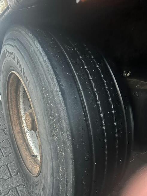 Syndyk sprzeda naczepę Krone SD