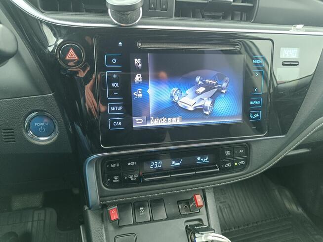 Toyota Auris 1.8 Premium hybryd +CNG 2018 kombi