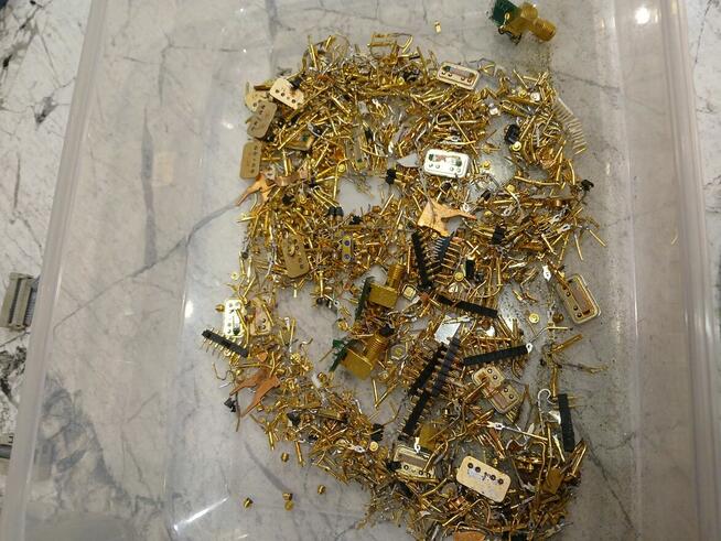 Sprzedam podzespoły.