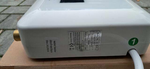 Przepływowy podgrzewacz wody 3 szt