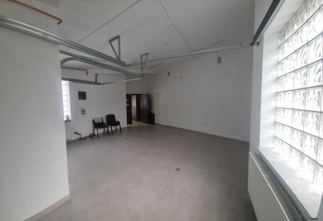 Lokal użytkowy z dużą ogrodzoną działką