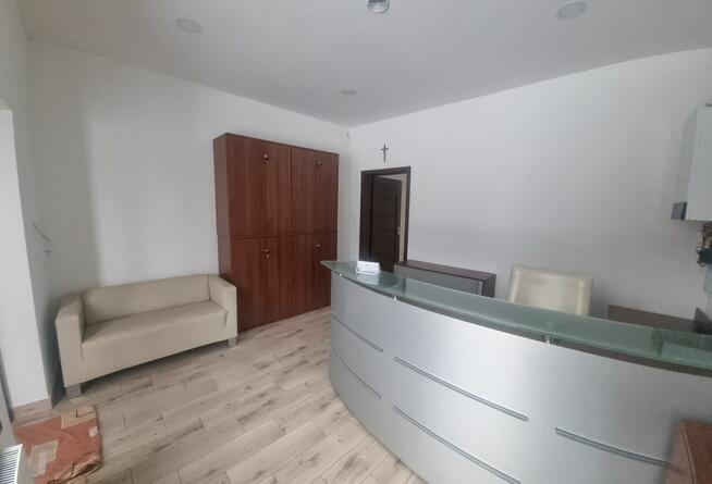 Lokal użytkowy z dużą ogrodzoną działką