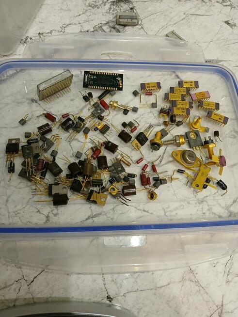 Sprzedam podzespoły.