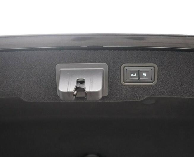 Audi A8 60TFSI e Quattro S-Line MatrixHD B&O Kamery360 ACC Pneumatyka