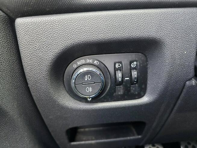 Opel Corsa 1.4 Benzyna 100 KM, Klimatyzacja, Isofix, Komputer Pokładowy