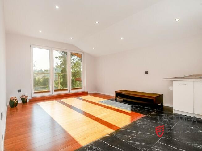 Dwa niezależne wejścia |6 pokoi|4 balkony|1087 ogr