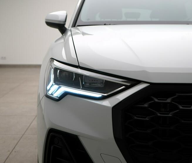 Audi Q3 35TFSI 150KM MANUAL Sline Kamera LED Ambiente Black Tempomat ACC