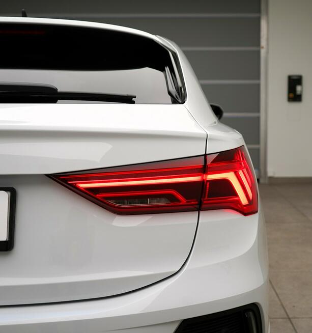 Audi Q3 35TFSI 150KM MANUAL Sline Kamera LED Ambiente Black Tempomat ACC