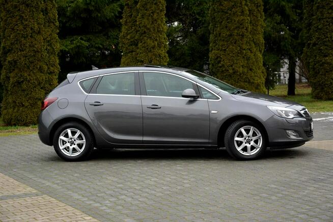 Opel Astra Cosmo Sport Xenon Ledy Navi MMI Szyberdach 2xParktonic Klimatronic