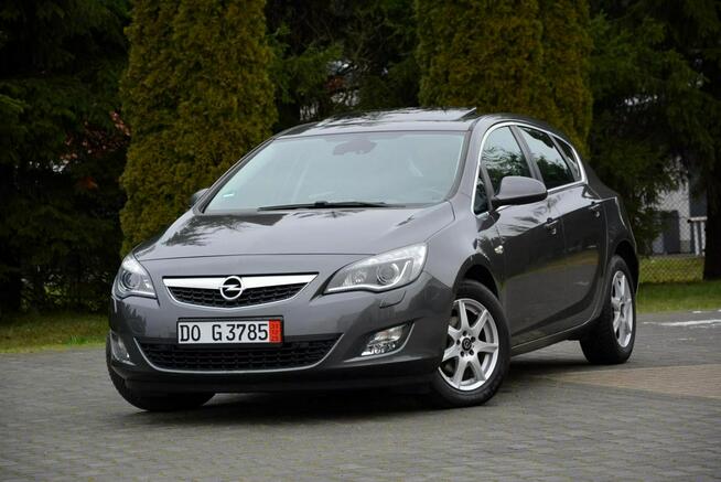 Opel Astra Cosmo Sport Xenon Ledy Navi MMI Szyberdach 2xParktonic Klimatronic