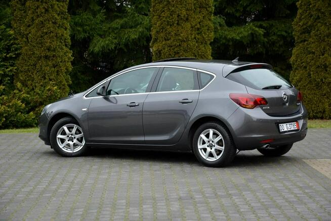 Opel Astra Cosmo Sport Xenon Ledy Navi MMI Szyberdach 2xParktonic Klimatronic