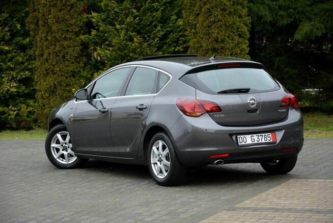 Opel Astra Cosmo Sport Xenon Ledy Navi MMI Szyberdach 2xParktonic Klimatronic