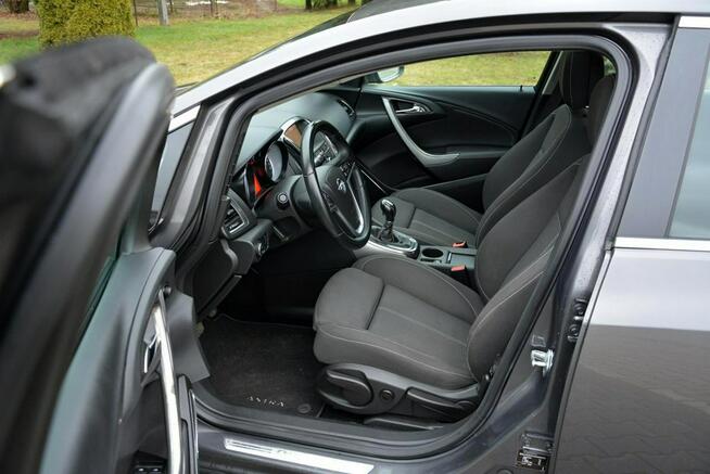 Opel Astra Cosmo Sport Xenon Ledy Navi MMI Szyberdach 2xParktonic Klimatronic