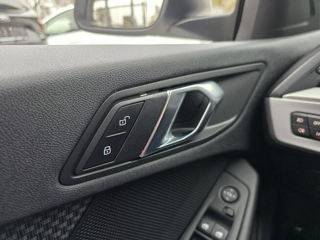 BMW 118 1.5 Benzyna 140 KM, Automat, Full LED, Kamera, Bluetooth, Klimatyzacja