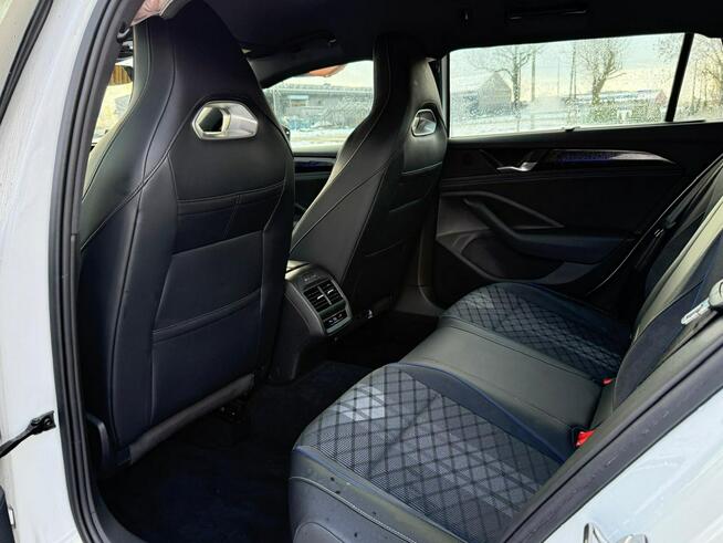 Volkswagen Passat RLine*Matrix*Masaże*Ambient*Kamera*Radar*ACC*DSG*NiskiPrzebieg*FV23%