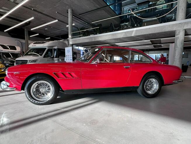 Ferrari 330 faktura VAT 23% cena brutto 1 500 000