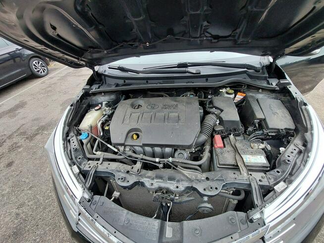 Toyota Corolla 1,6 benzyna 138 tys km Sedan Salon Polska