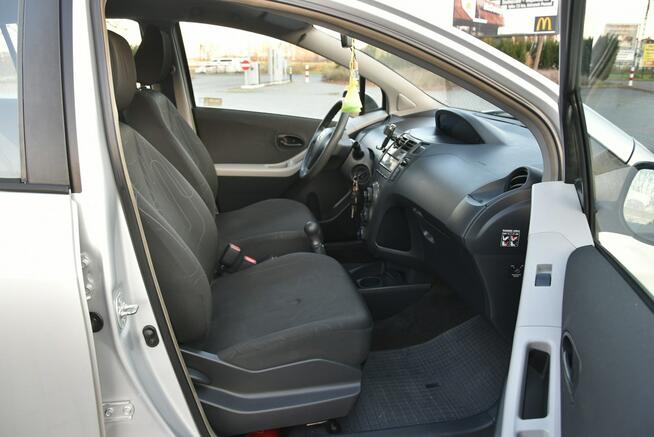 Toyota Yaris 1.0i VVT-i 69KM 2009r. lift Polski SALON Klima 5d. Isofix