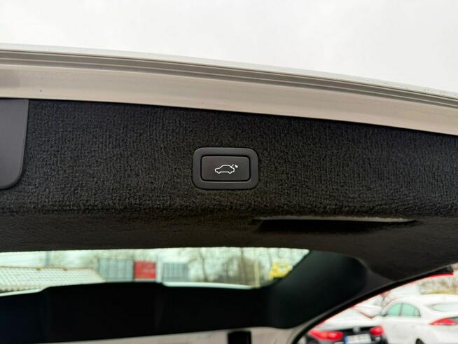 Zadbane Volvo, Pół skóry, klima