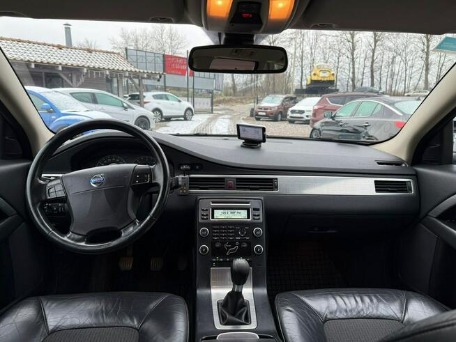 Zadbane Volvo, Pół skóry, klima