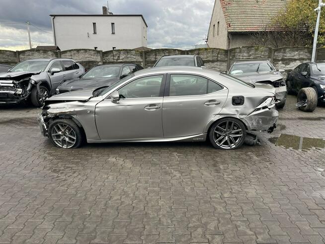 IS300H F Sport Automat Podgrzewanie Skóra Kamera 220KM