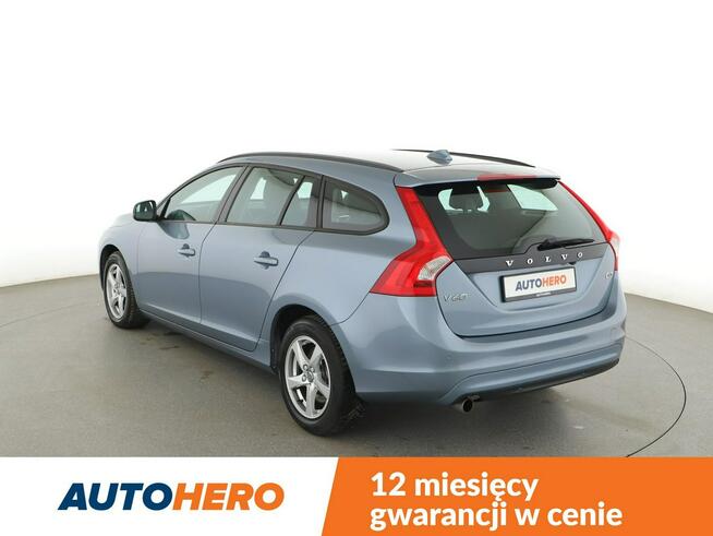 Volvo V60 2.0D Automat Business Navi Tempomat Grzane Fotele BiXenon Kamera PDC