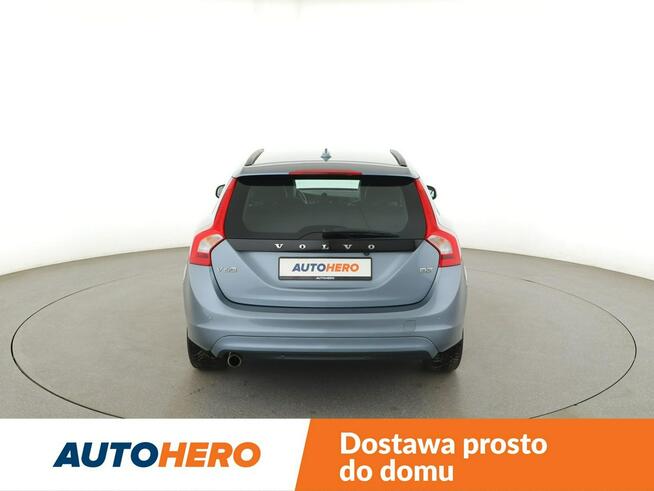 Volvo V60 2.0D Automat Business Navi Tempomat Grzane Fotele BiXenon Kamera PDC