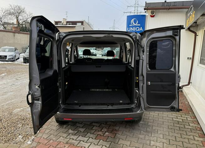 Fiat Doblo 1,4 T-Jet 120ps*Bezwypadkowy-ORYGINAŁ*Navi*PDC*Serwis-ASO*WZOROWY-STAN