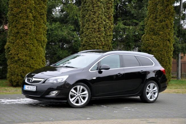 Opel Astra 1.7CDTi(125KM)*Grzana Kierownica*Reling*Welur*Parktronik*Alu18"ASO