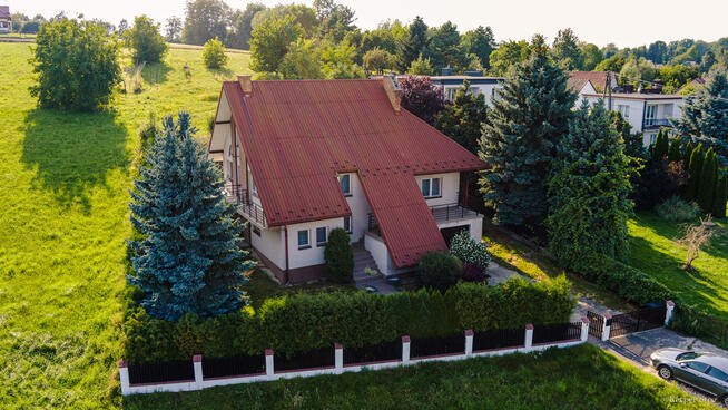 Na sprzedaż duży dom z ogrodem w Wielkiej Wsi