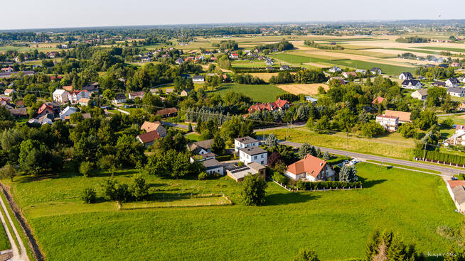 Na sprzedaż duży dom z ogrodem w Wielkiej Wsi