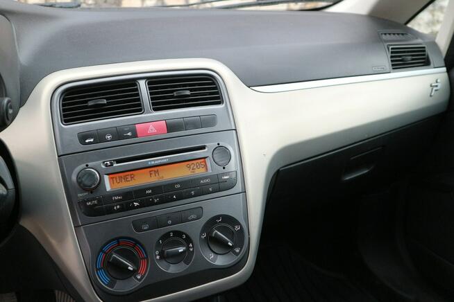 Fiat Grande Punto -Zmienne tryby kierownicy-Klimatyzacja-Multifunkcja