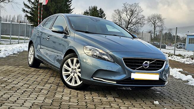 Volvo V40 1,6 HDi 115Km Ledy Skóra Digital Navi Mały Przebieg Full Opcja