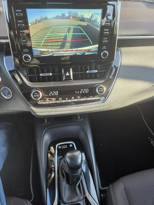 Toyota Corolla 22r + Salon Polska 1.8 HYBRID 1wł z Pakietem TECH Zimowy Bezwypadkowy