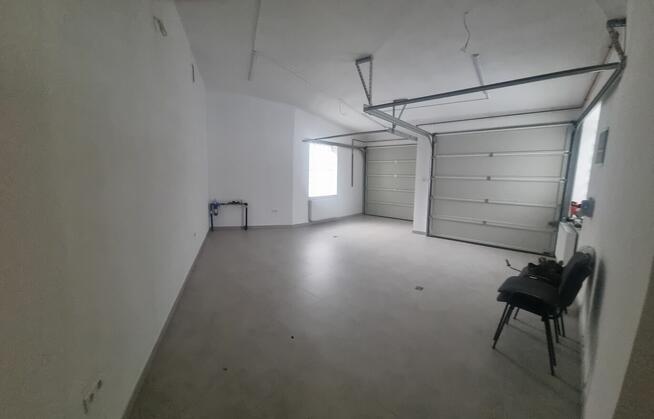 Lokal użytkowy z dużą ogrodzoną działką