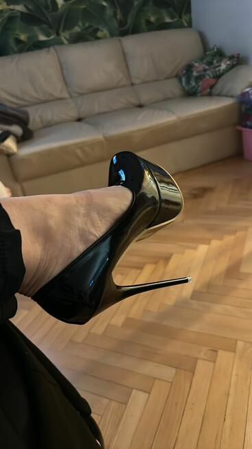 Pani szuka koleżanki