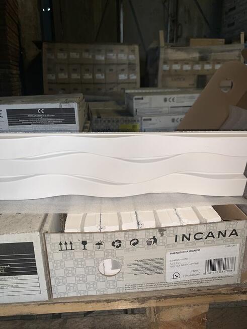 Syndyk sprzeda płytki i zapasy towarów, 30% ceny oszacowania