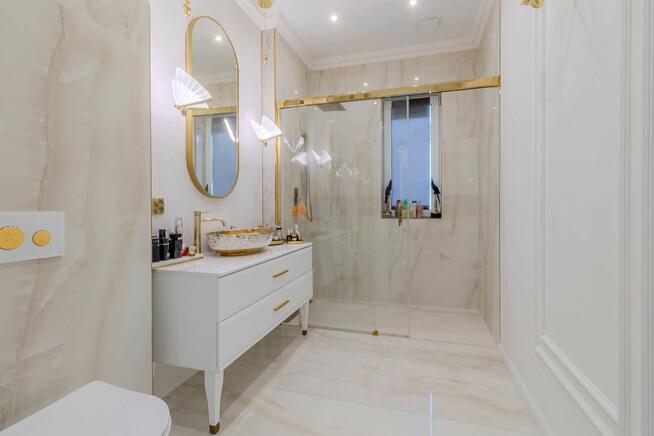 Sprzedam Okazja Black Weekend z 1299 000 zl na 1100 000 zl)