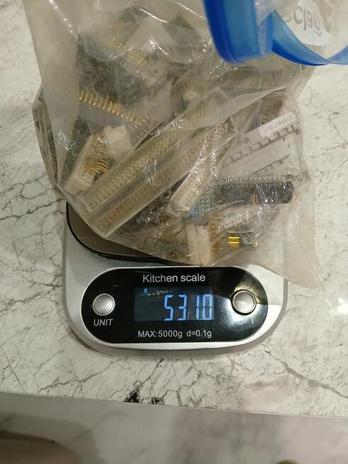 Sprzedam podzespoły.