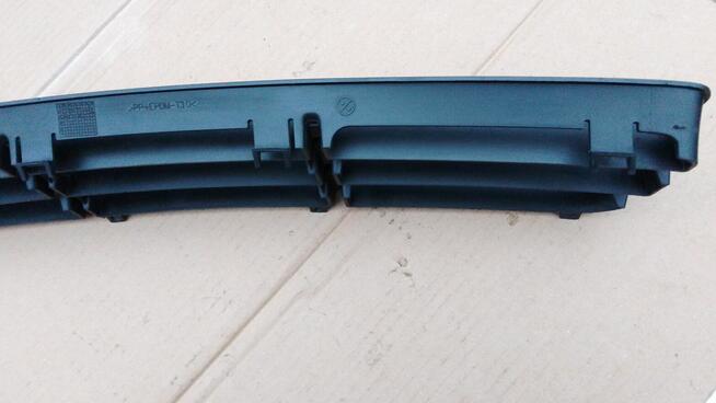 Kratka zderzaka przód środkowa VW Bora