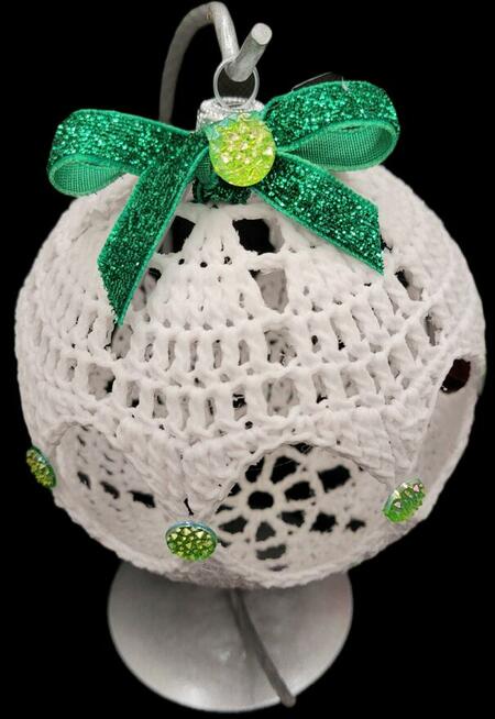 Bombka ręcznie wykonana na stojaku