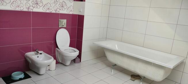 Zlecę wykonanie zabudowę wanny.