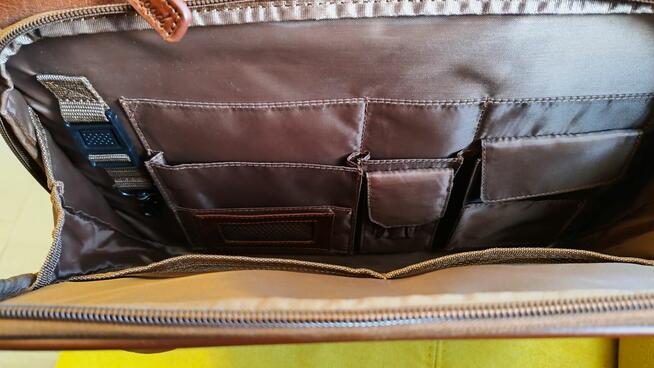 Skórzana walizka neseser słynnej angielskiej firmy Ashwood