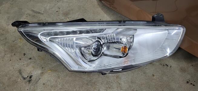 Sprzedam zderzak maska lampy kompletny przod ford b-max