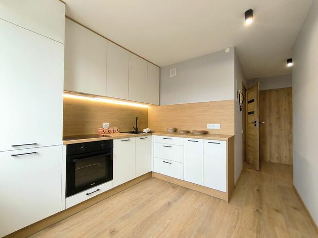 Dwupokojowe po remoncie w dzielnicy Tysiąclecie z balkonem