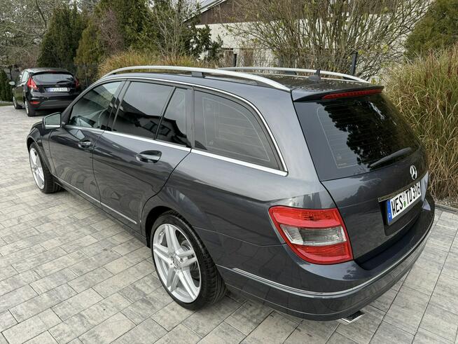 Mercedes C 180 DUZA NAVI Bardzo zadbana - 100% oryginalny przebieg.NOWY ROZRZĄD !!!